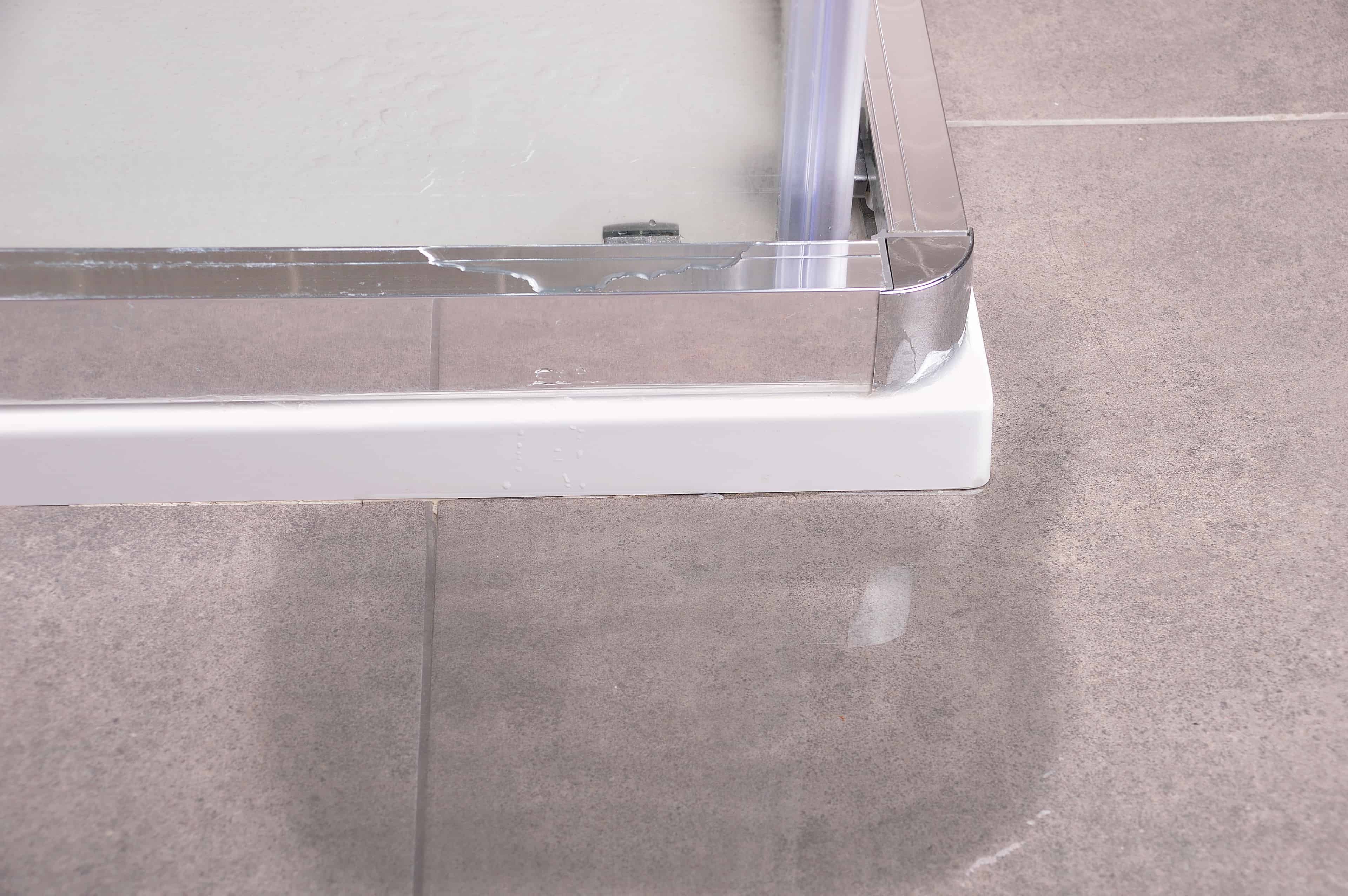 shower leaks image