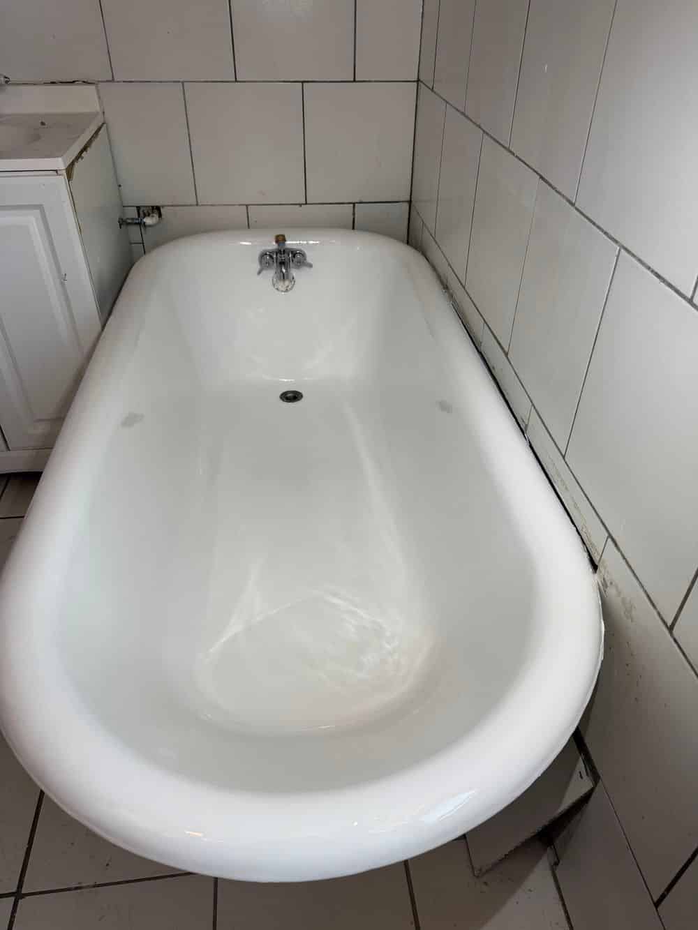 tub cleaning image