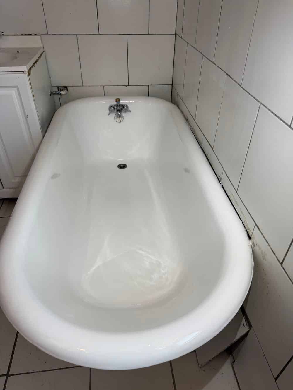 cast iron tub repair image