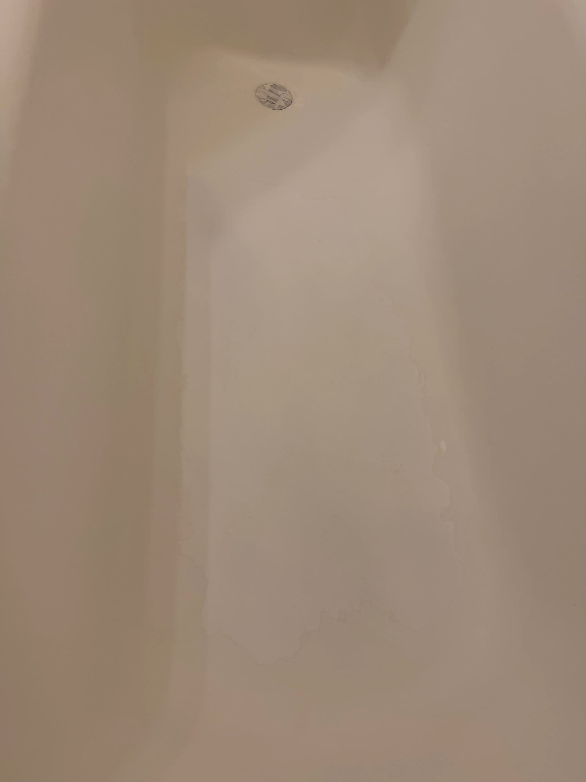 Gallery photos for Peeling and Cracked Tub Gets a Full Refinish and Nonslip Upgrade: Image #5