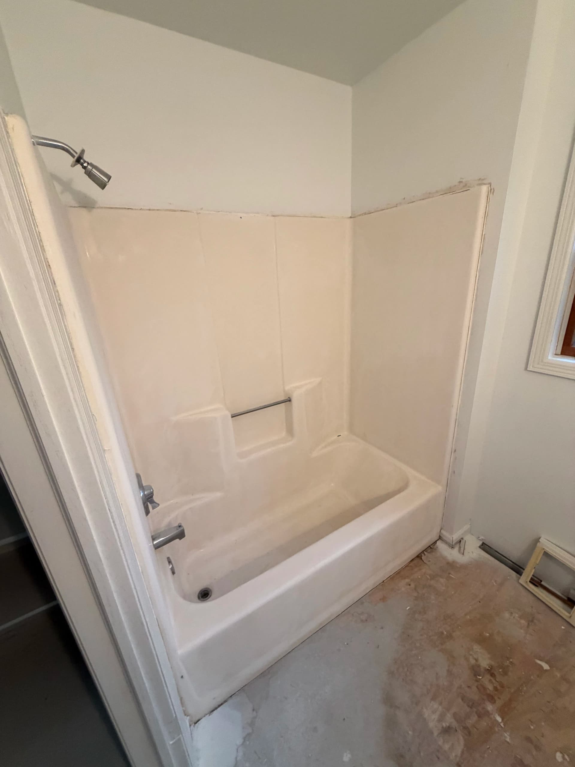 Gallery photos for Fiberglass Surround Refinishing That Skips the Full Replacement: Image #2