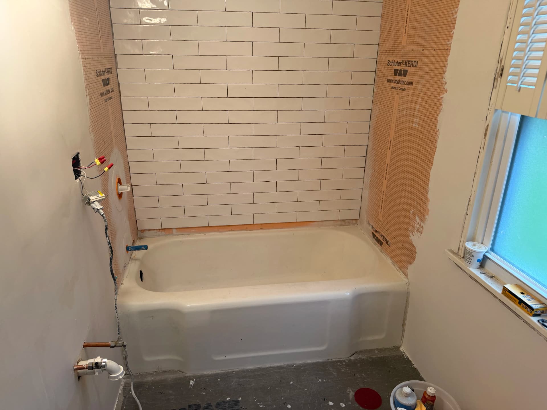 Gallery photos for Worn Tub Gets a Fresh Gloss Without the Full Gut Job: Image #1