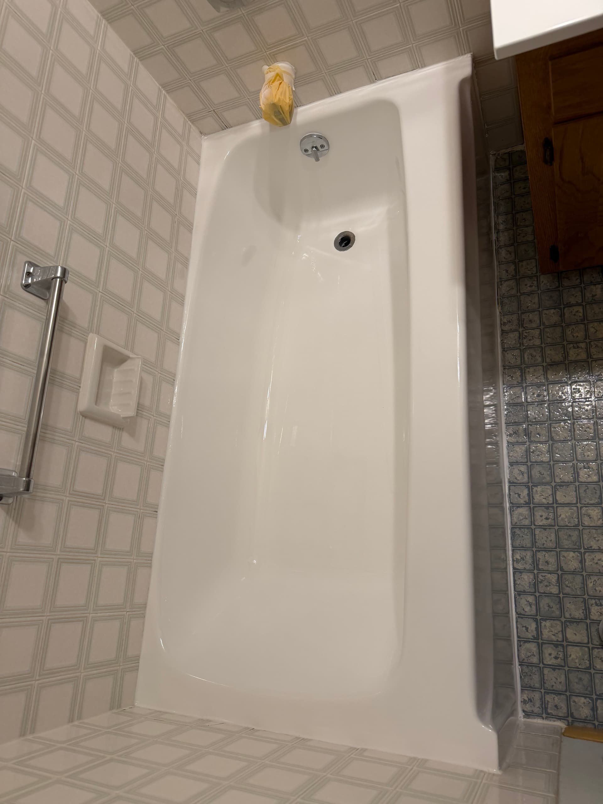 Tub and Sink Refinished Instead of Replaced - Here's Why