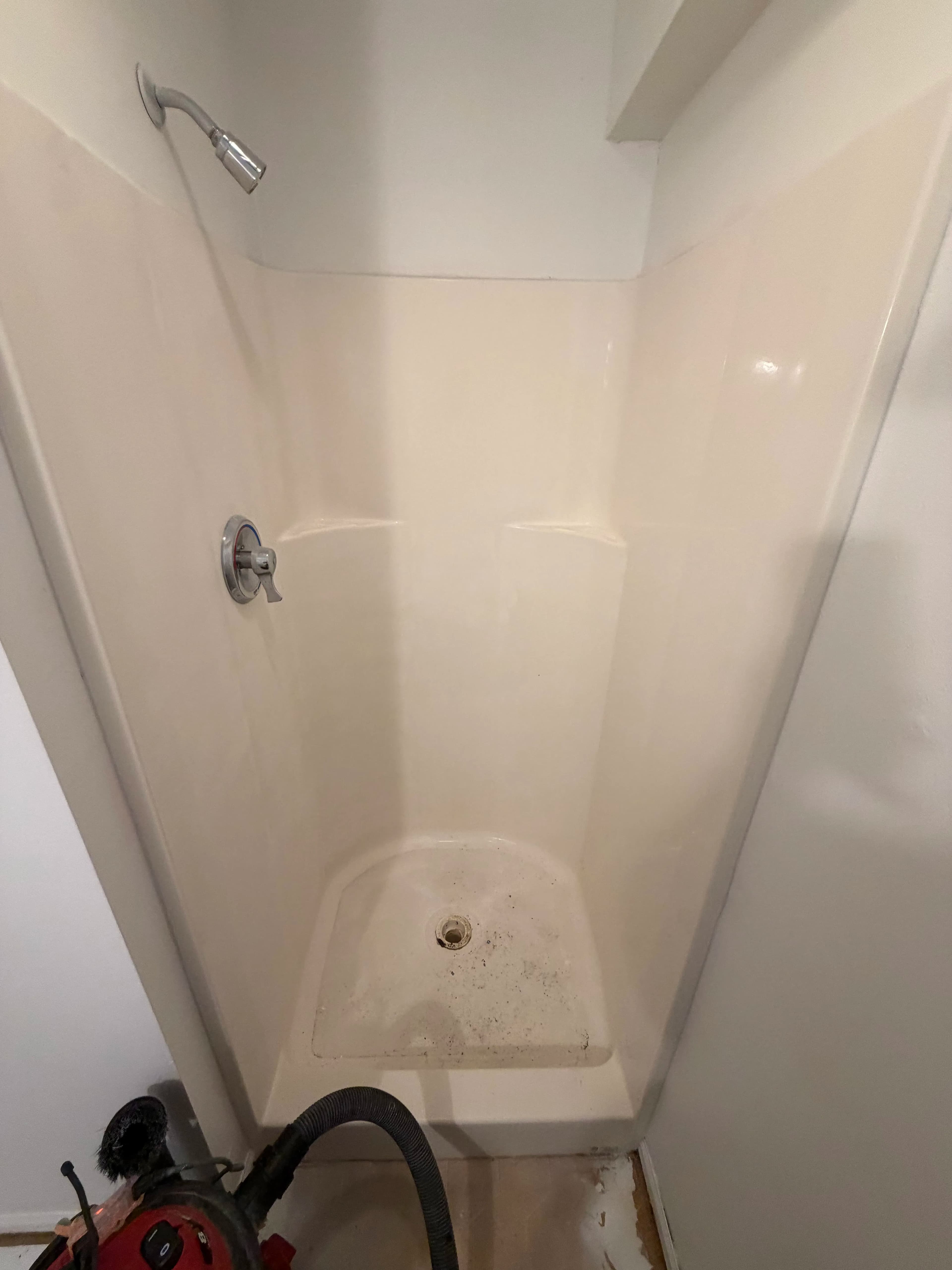 Project Fiberglass Surround Refinishing That Skips the Full Replacement image