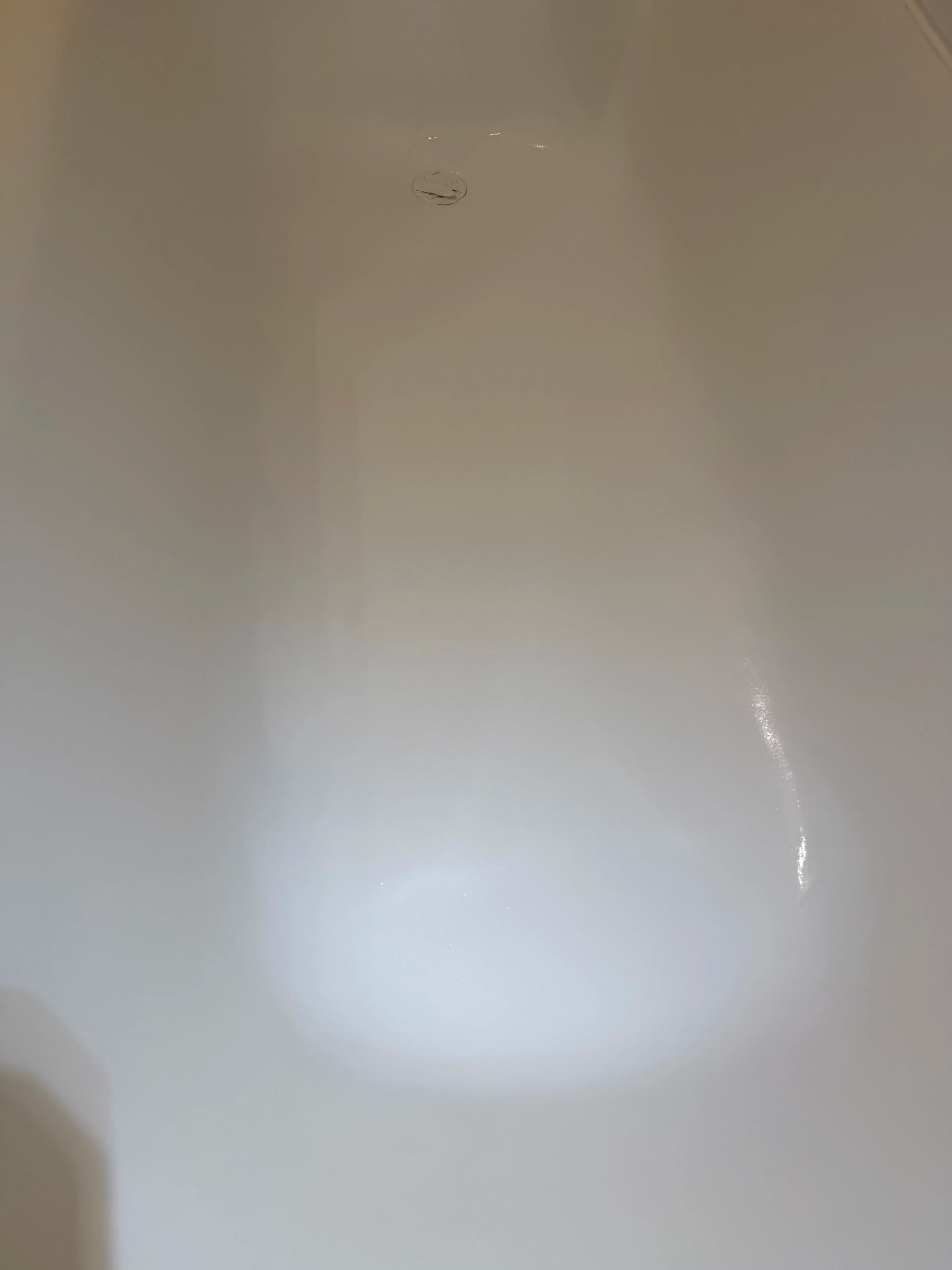 Gallery photos for Peeling and Cracked Tub Gets a Full Refinish and Nonslip Upgrade: Image #6
