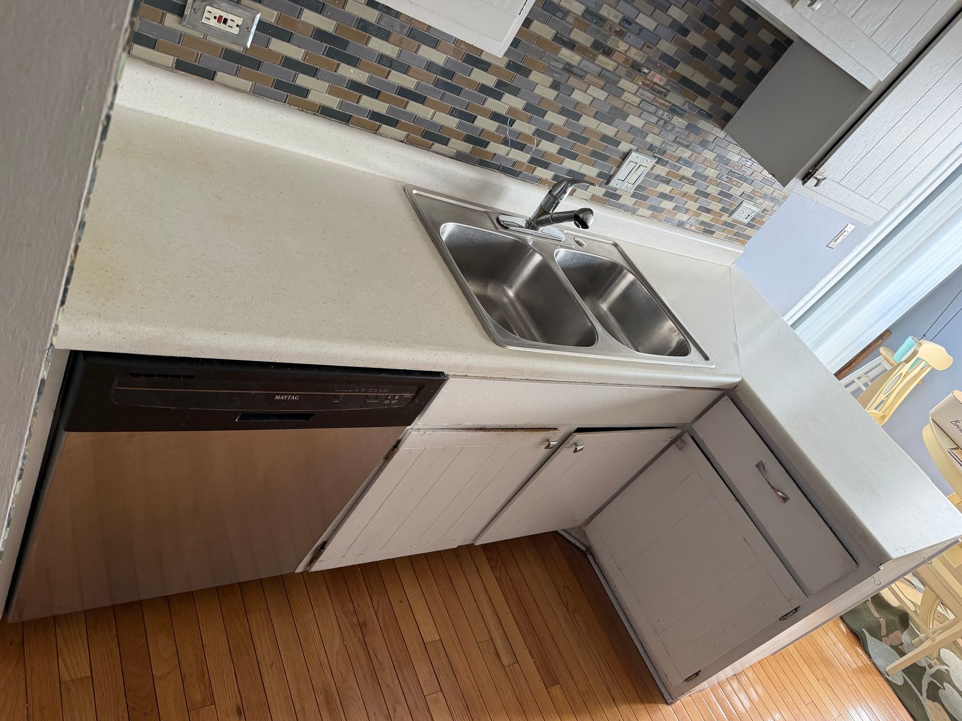 Dated Vinyl Kitchen Counters Get a Stone-Look Finish image