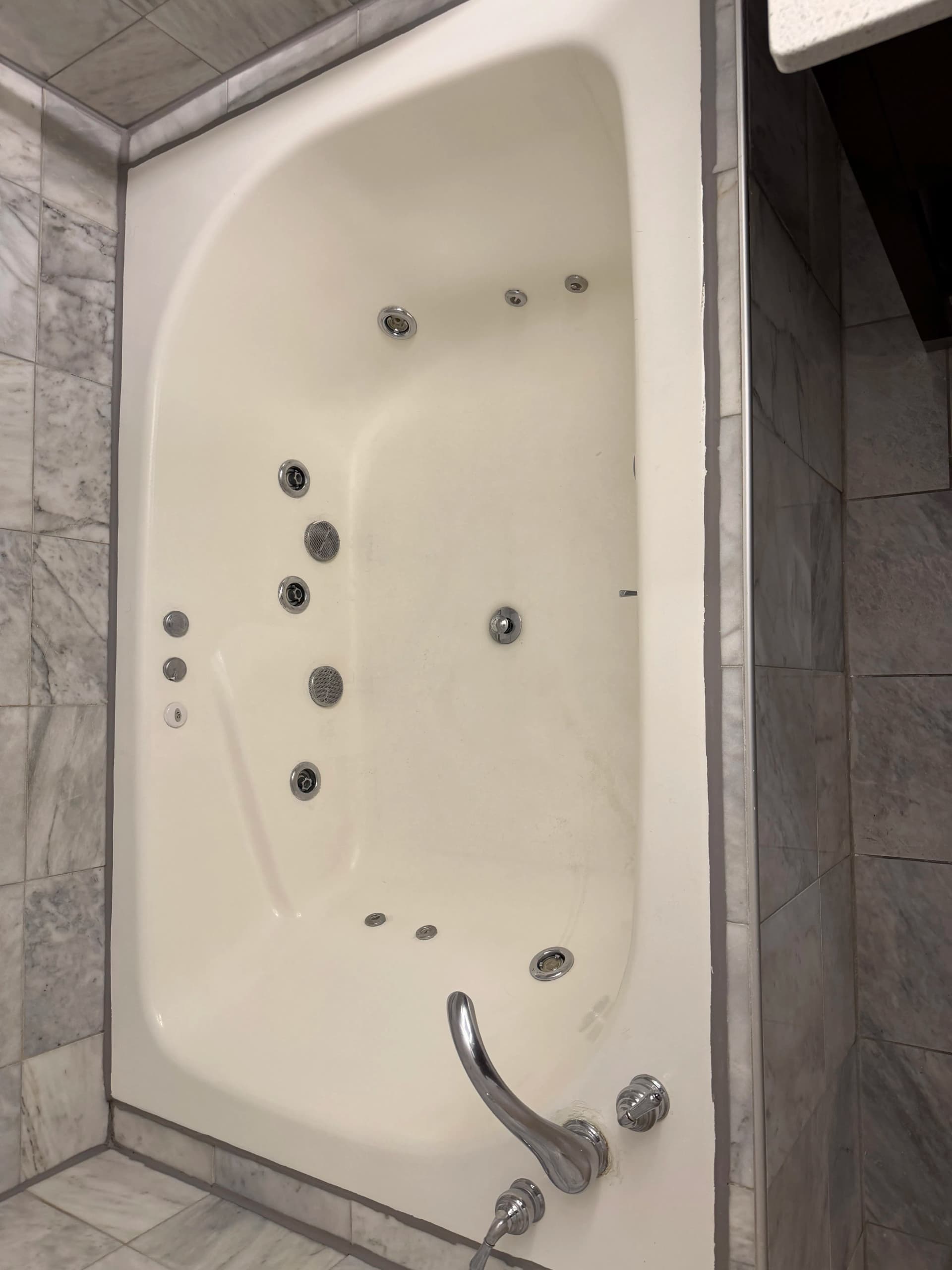 Hotel Jet Tub Refinish That Brought It Back to Life