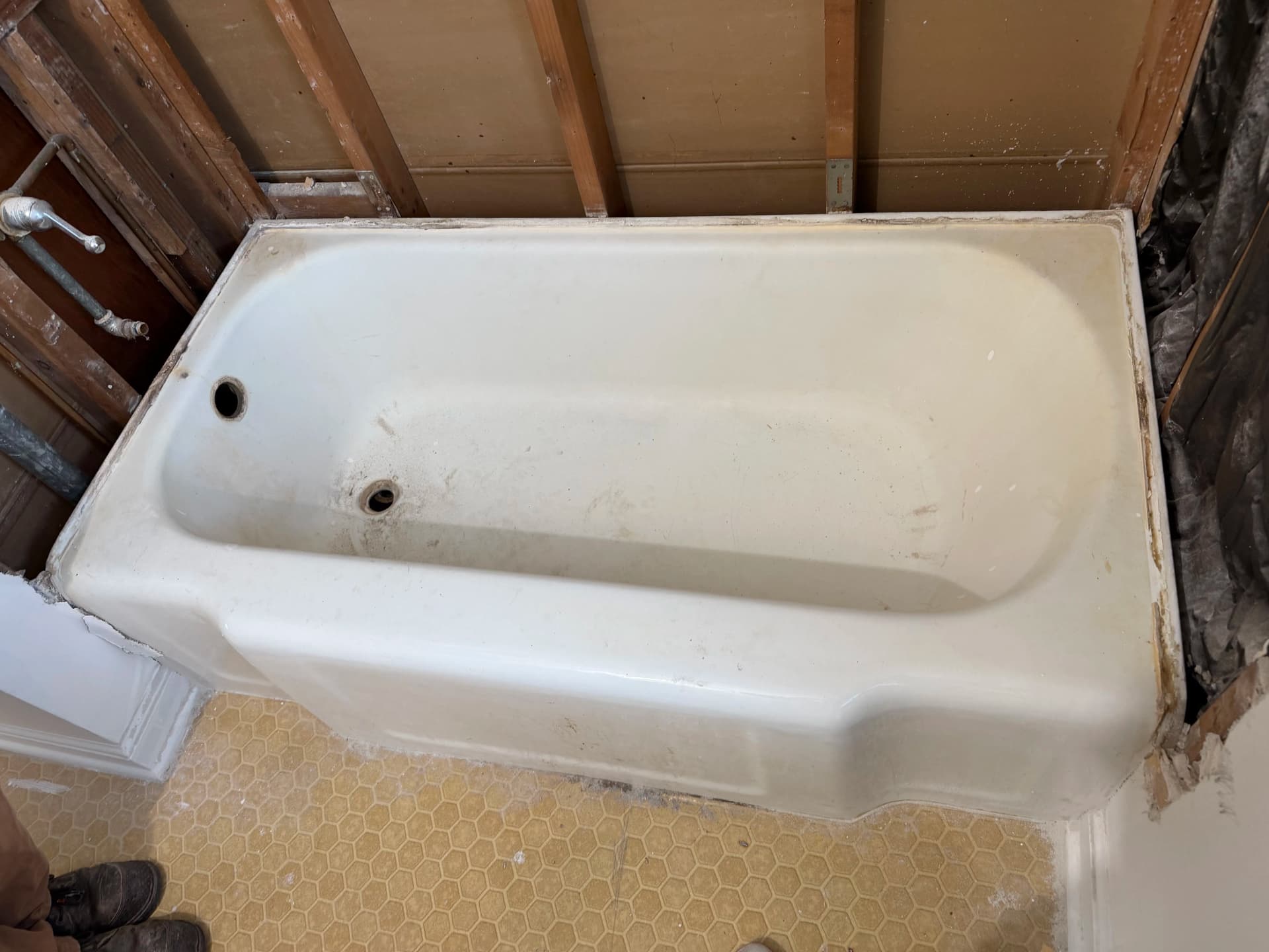 Tub Refinish in the Middle of a Bathroom Remodel
