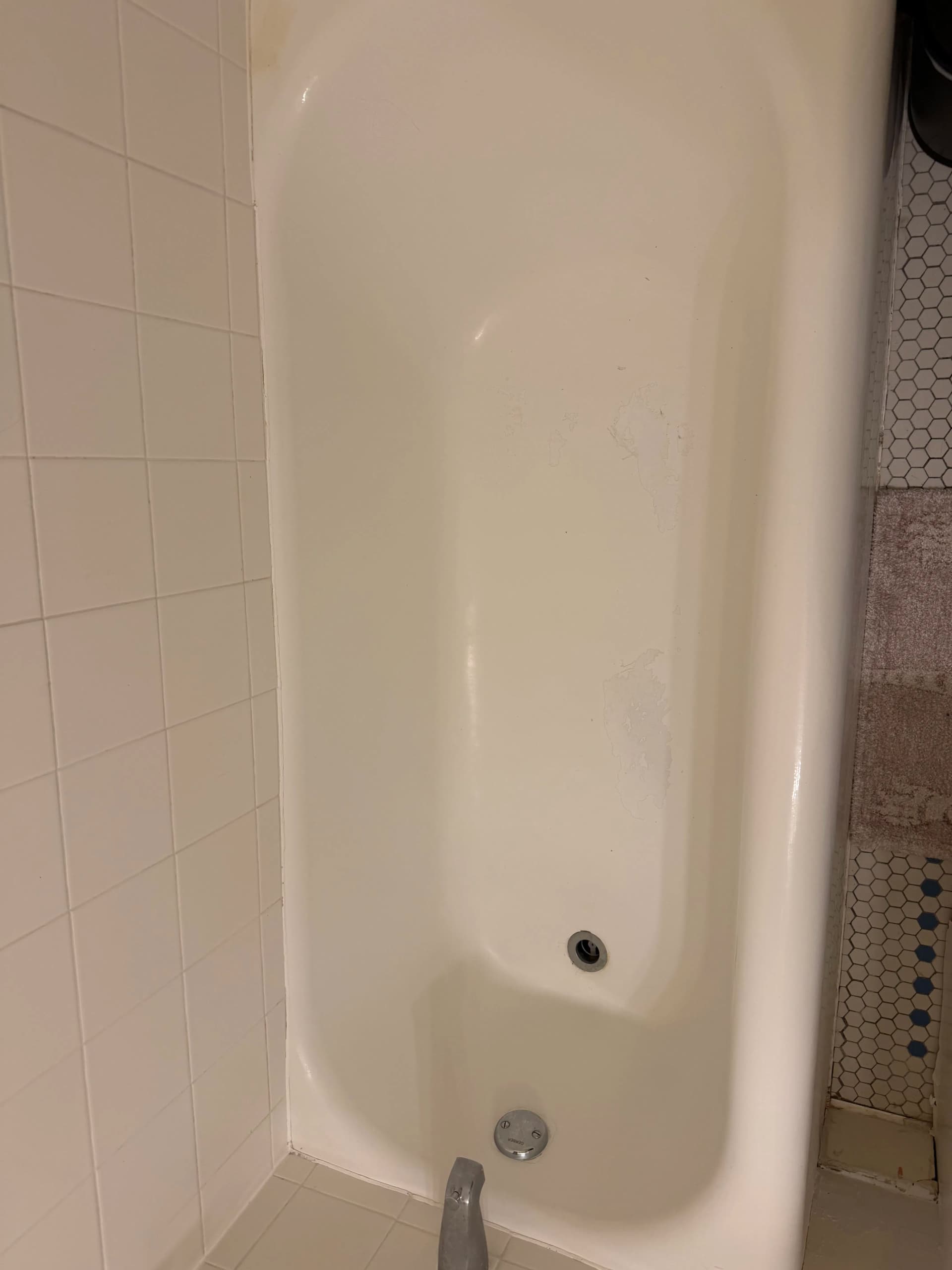 Peeling and Cracked Tub Gets a Full Refinish and Nonslip Upgrade