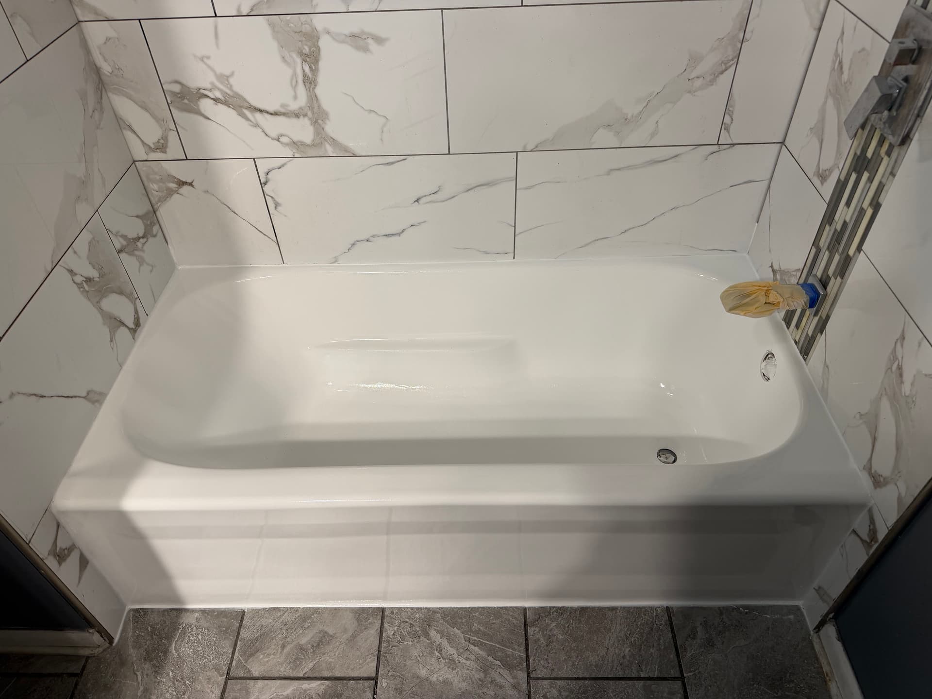 Gallery photos for When a Tub's Factory Finish Fails It Takes Real Repair Work: Image #6