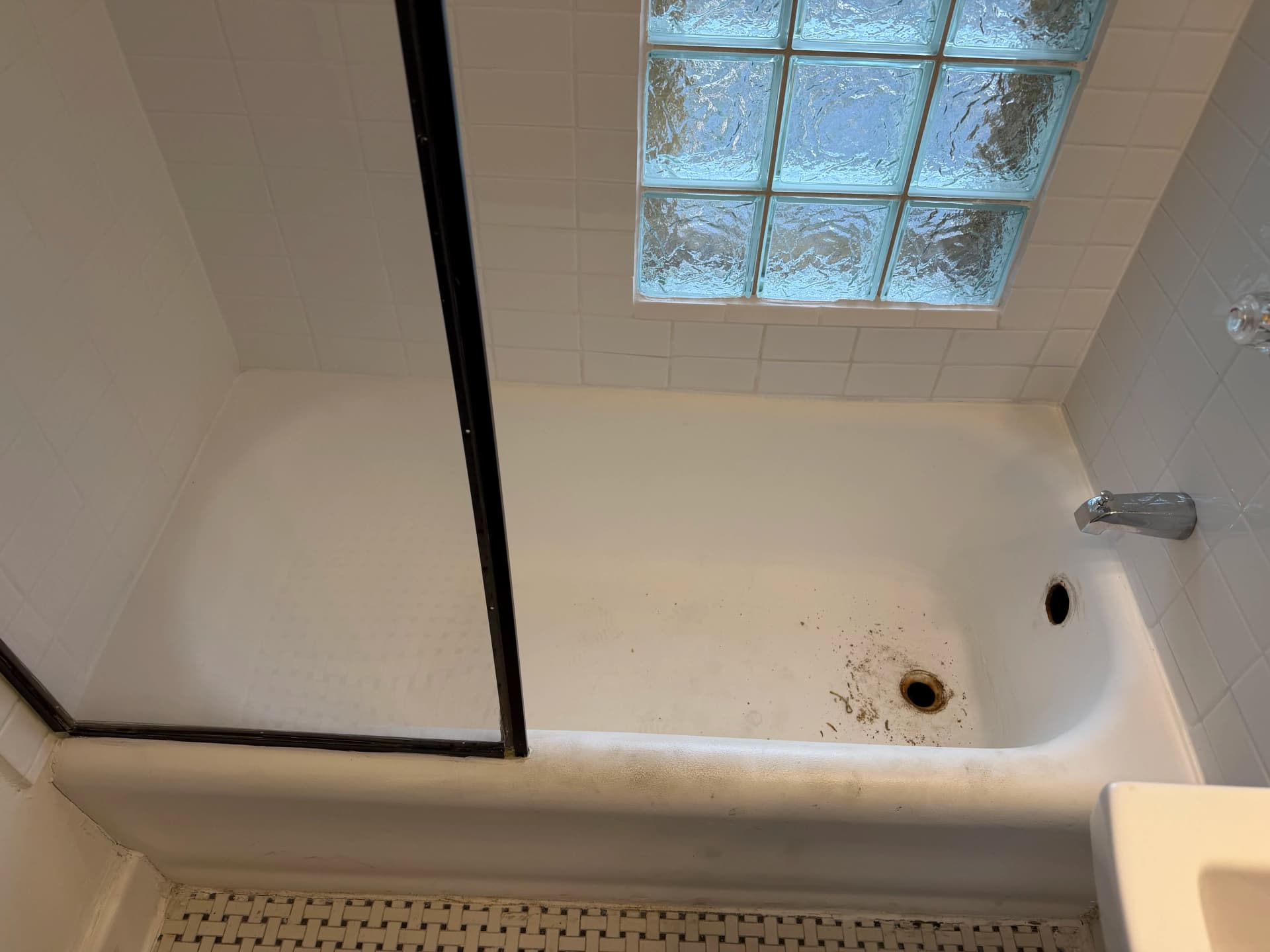 Gallery photos for Tub Refinishing Done Right - Full Strip, Repair, and Reglaze: Image #1