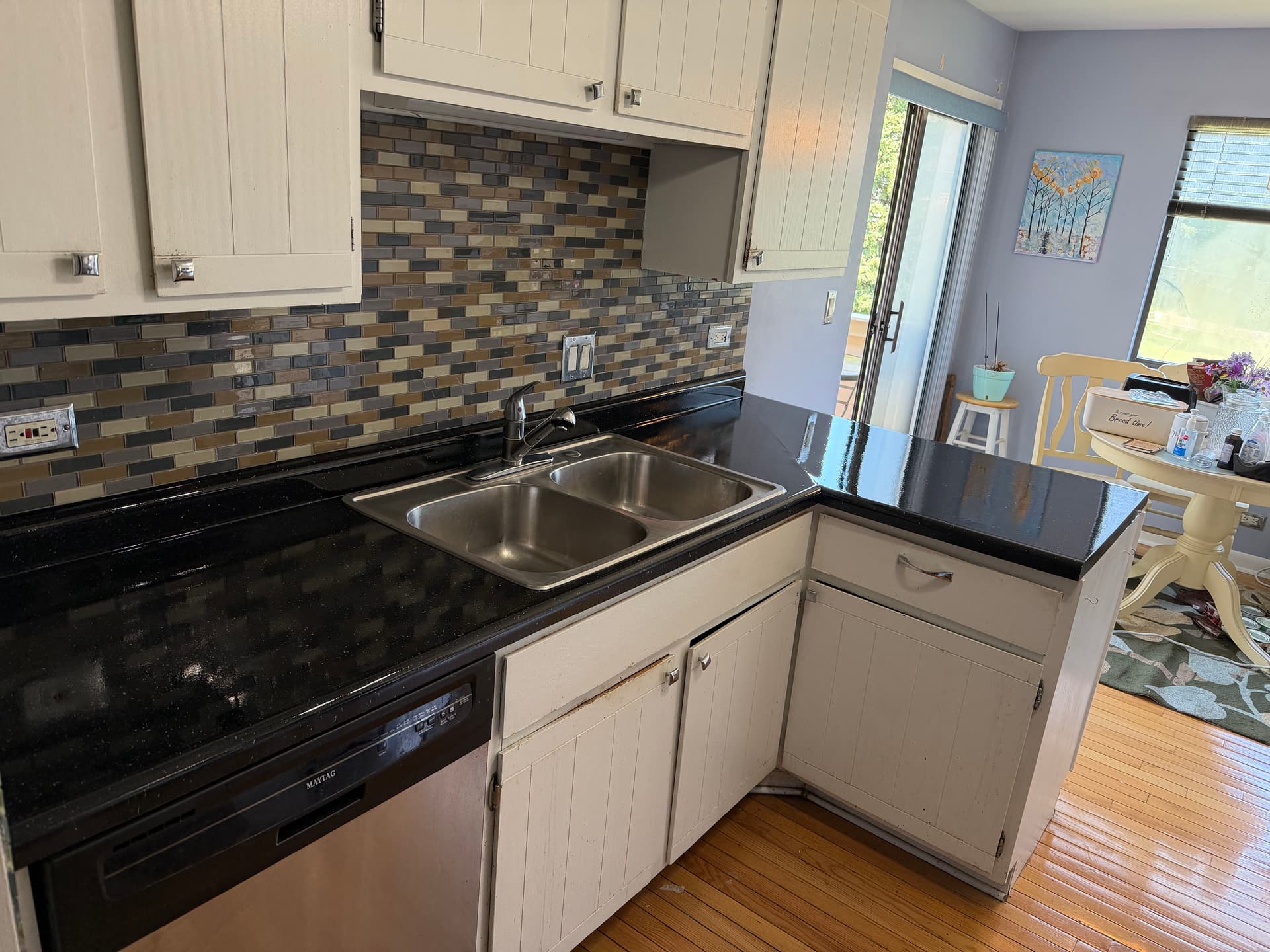 Gallery photos for Dated Vinyl Kitchen Counters Get a Stone-Look Finish: Image #4