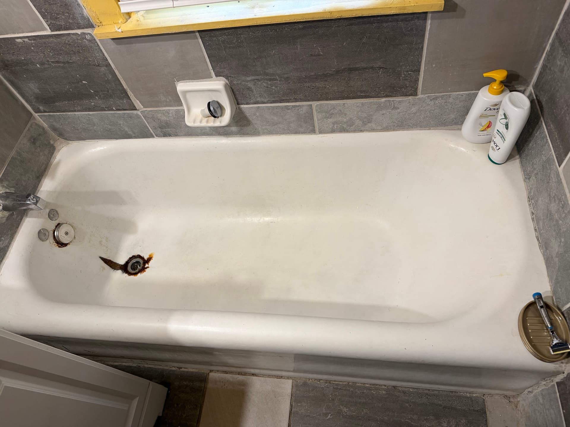Rust Stains Gone - Tub Refinish With Non-Slip Floor