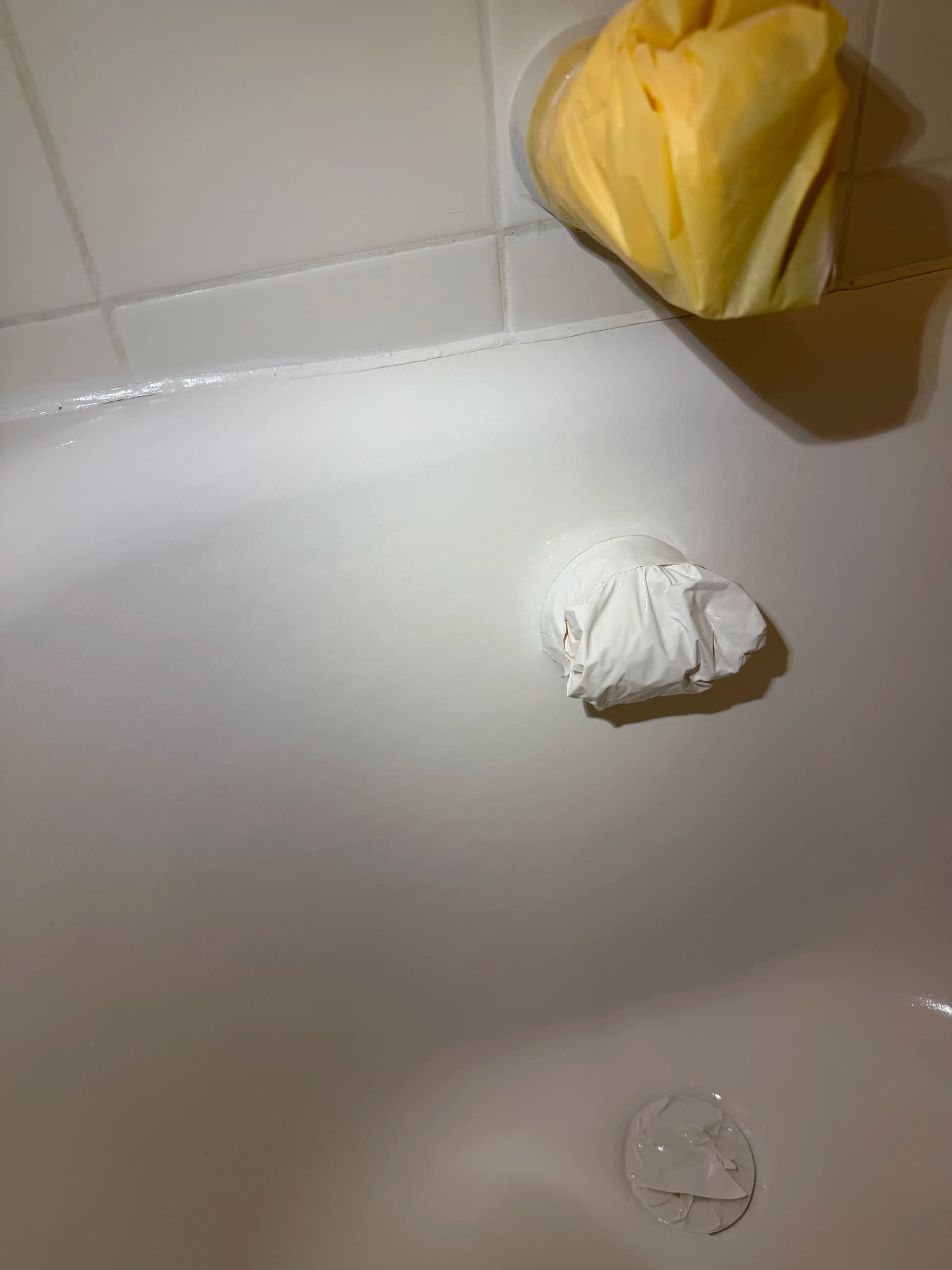 Gallery photos for Peeling and Cracked Tub Gets a Full Refinish and Nonslip Upgrade: Image #8