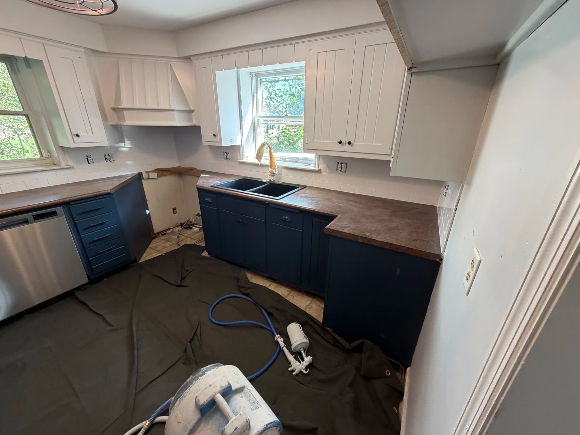 Gallery photos for Tub Refinish and Kitchen Backsplash Update Without the Big Demo: Image #4