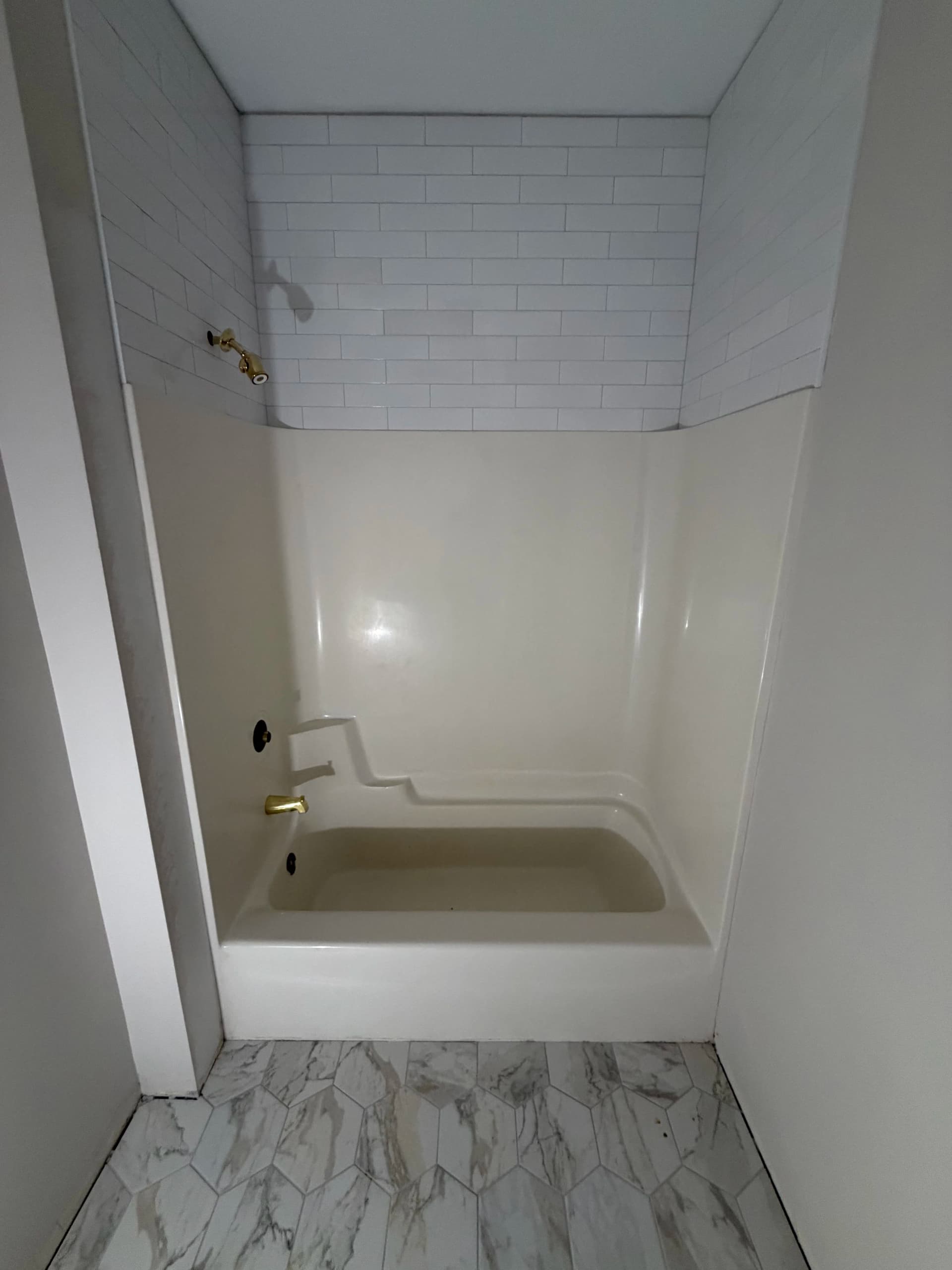 Skip the Demo - Tub Refinishing Gets You This Result image
