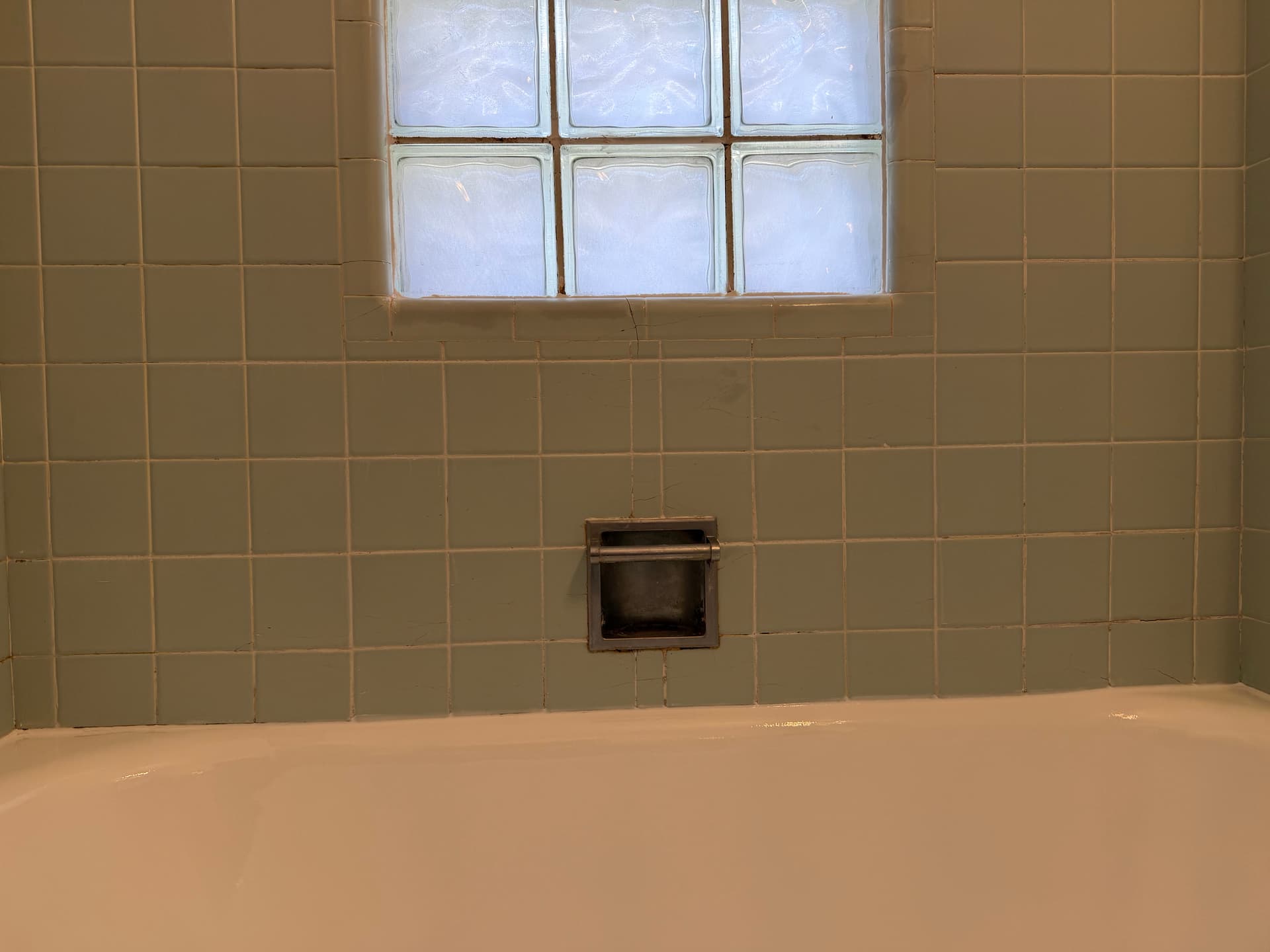 Gallery photos for Rental Bathroom Gets a Full Tub Reglazing and Regrout: Image #5