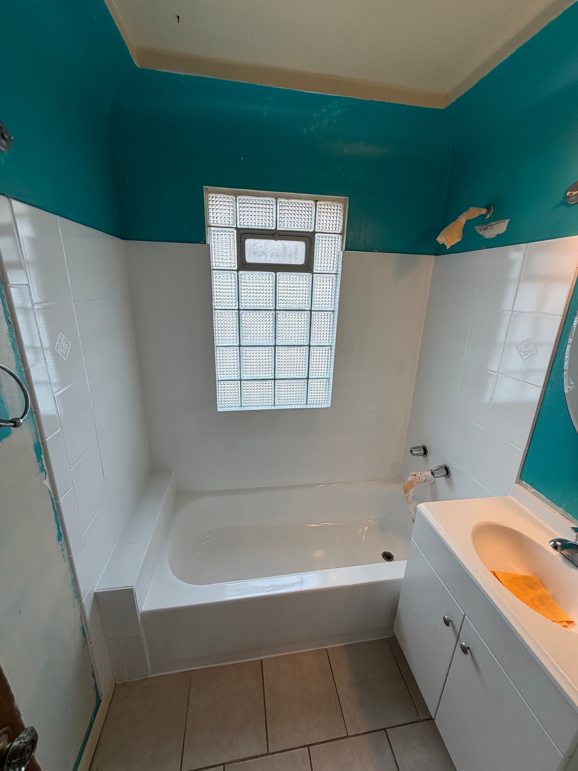 Gallery photos for Tub and Tile Refinish That Skips the Demo Bill: Image #3